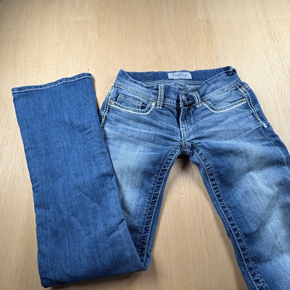Daytrip Leo Bootcut Jeans Womens 25R Blue Denim Studded Flap Pocket Low Rise